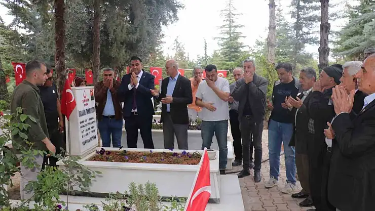 Malatya Gazi ve Şehit Aileleri Derneği'nde bayrak değişimi