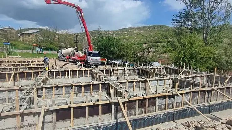 Mazgirt'te depreme dayanıksızlığı nedeni ile yıkılan okul yeniden yapılıyor