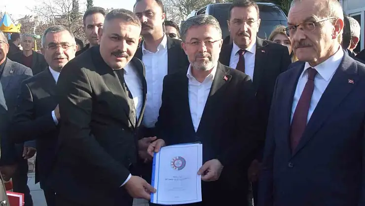 MTSO Yönetim Kurulu Başkanı Sadıkoğlu, Tarım Bakanı Yumaklı'ya kapsamlı dosya sundu