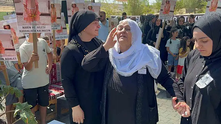 Narin'in mezarı başında Kürtçe ağıt: ''Hem canımızı aldılar hem evimizi başımıza yıktılar''