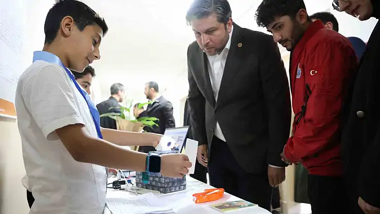 Öğrencilerin hazırladığı projeler, bilim merkezinde görücüye çıktı