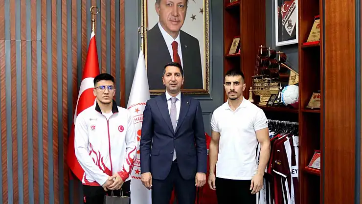 Omzundaki sakatlık yıldırmadı, Türkiye 3.'sü oldu