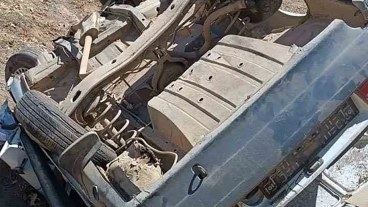 Otomobil şarampole devrildi: 3'ü çocuk 8 yaralı