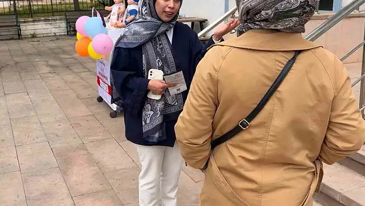 Palu'da doğal olan normal doğum temalı etkinlik