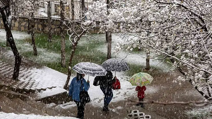 Pertek'te iki mevsim bir arada