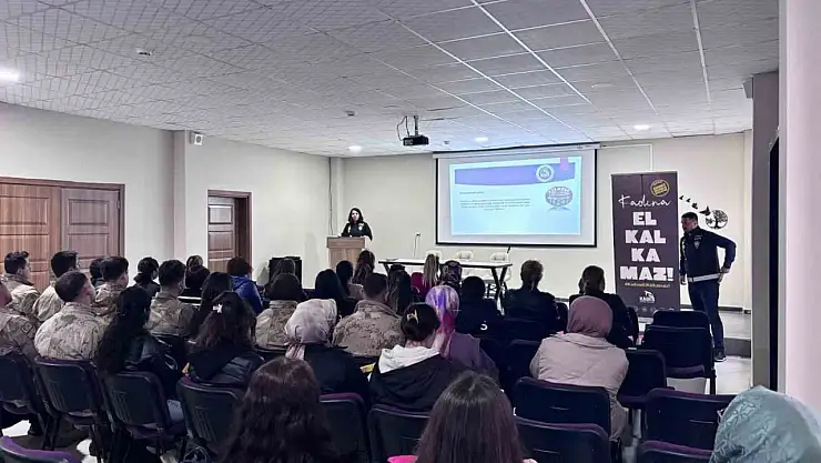 Pülümür'de 'Aile İçi ve Kadına Karşı Şiddetle Mücadele' semineri