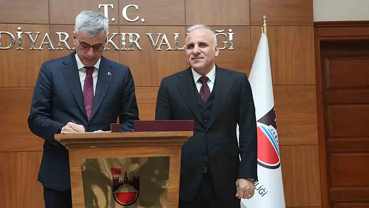 Sağlık Bakanı Memişoğlu Diyarbakır Valiliğini ziyaret etti