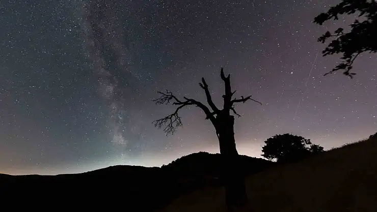 Sağlık çalışanı, 4 bin yıllık Harput'ta meteor yağmurunu fotoğrafladı