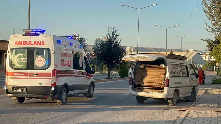 Seyir halindeki panelvandan düşen çocuk ağır yaralandı