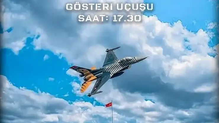 SOLOTÜRK, FÜ'nün 50. yıl coşkusunu gökyüzüne taşıyacak