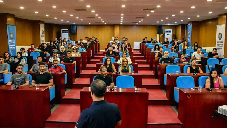 Stajyer öğrencilere iş sağlığı ve güvenliği eğitimi verildi