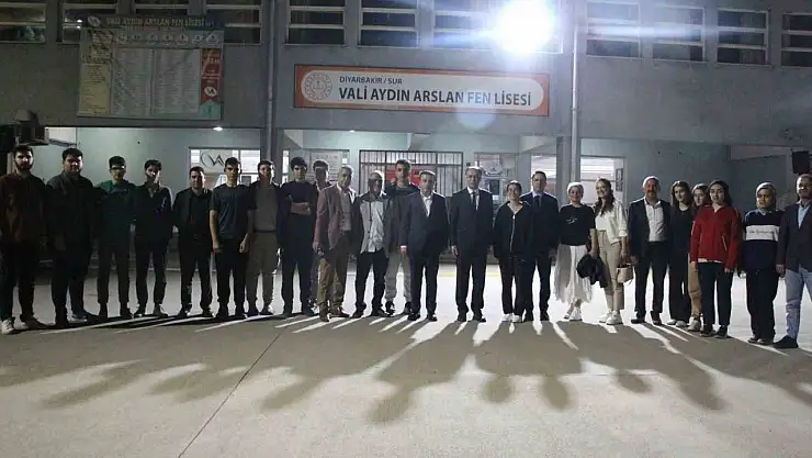 Sur'da lise öğrencileri iftarda ağırlandı