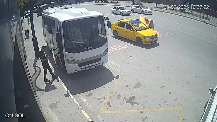 Sürücünün yanmaktan saniyelerle kurtulduğu an kamerada