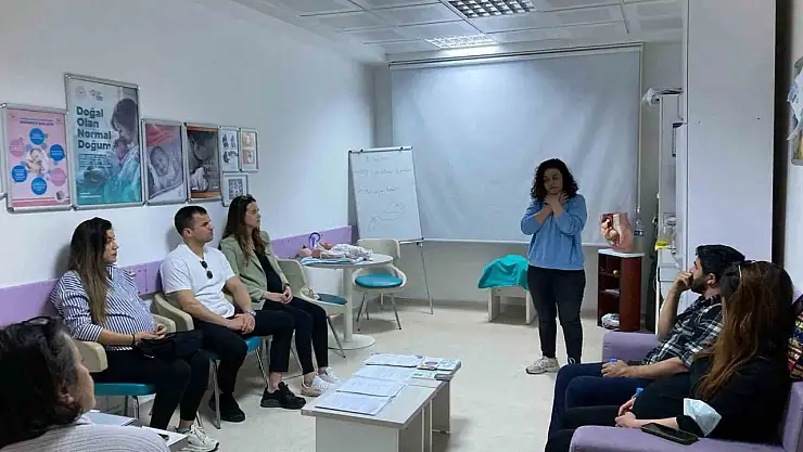 Tunceli'de Gebe Okulunda anne ve baba adaylarına Heimlich manevrası eğitimi