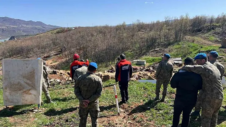 Tunceli'de komando personeline arama kurtarma eğitimi