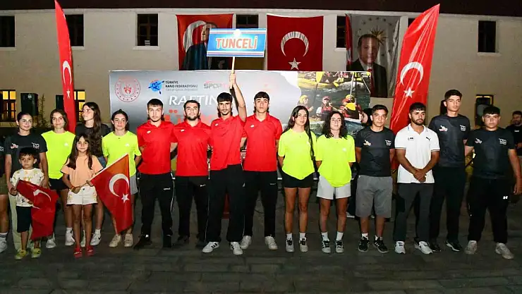 Tunceli'de kortejli, halaylı rafting şampiyonası açılışı