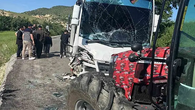 Tunceli'de öğrenci servisi kaza yaptı: 8 öğrenci yaralandı