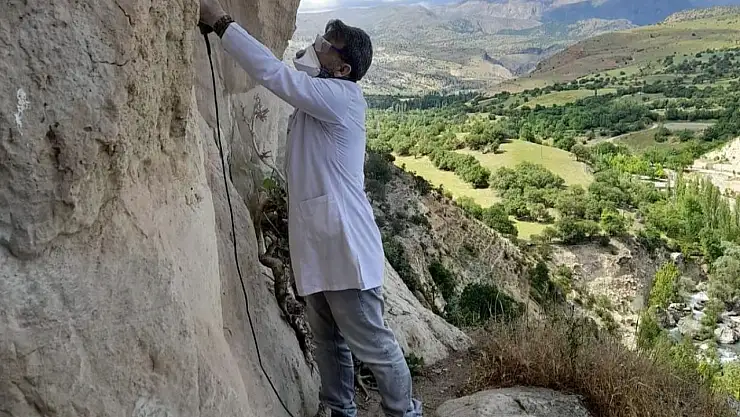 Urartu mağaralarında mikro kumlama yöntemiyle temizlik yapıldı