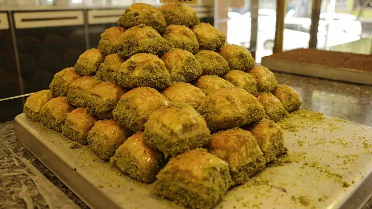 Uzmandan yaz ayları için beslenme uyarısı: 'Su tüketimini artırın, hafif öğünleri tercih edin'