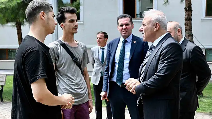 Vali Zorluoğlu, öğrenci yurtlarında incelemelerde bulundu