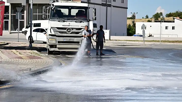 Yeşilyurt Belediyesi'nden temizlik atağı!