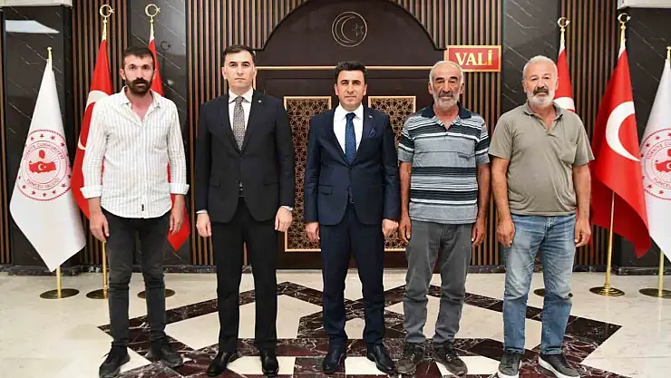 Yıldırım düşmesi sonucu 216 hayvanını kaybeden üreticilerin zararı karşılanıyor