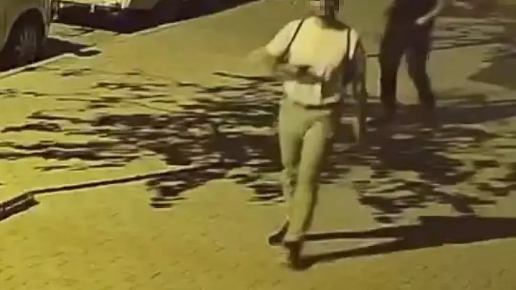 Yürüyerek geldikleri otoparktan bisikleti çalıp kaçtılar