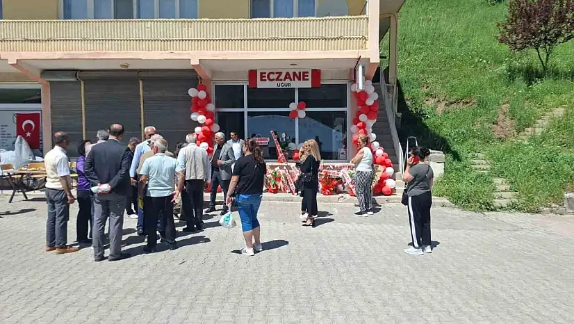 Pülümür'de 18 yıl aradan sonra eczane açıldı