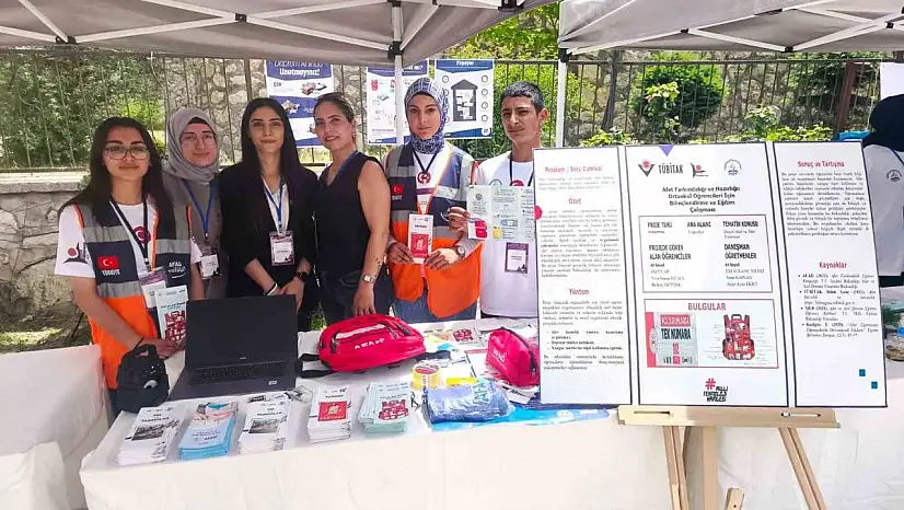 Tunceli'de öğrenciler 4006 TÜBİTAK Bilim Fuarı'nda deprem bilincine dikkat çekti
