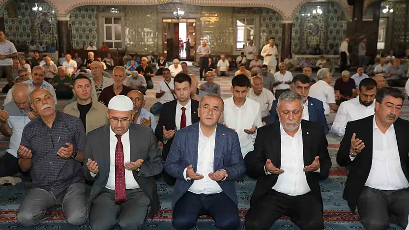 Camilerde 15 Temmuz şehitleri için mevlit
