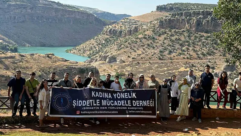 Elazığlı kadınlar ve gençler Diyarbakır'ı gezdi
