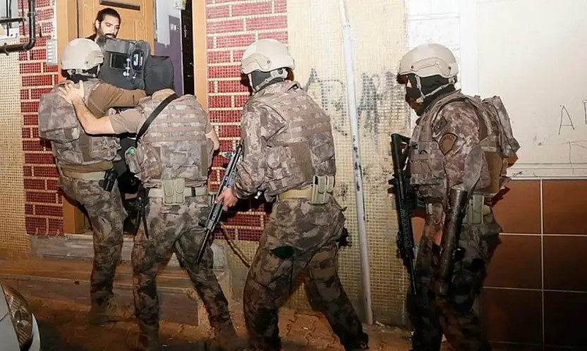 Yalova'da IŞİD Operasyonu : 3 Polis Şehit , 9 Yaralı